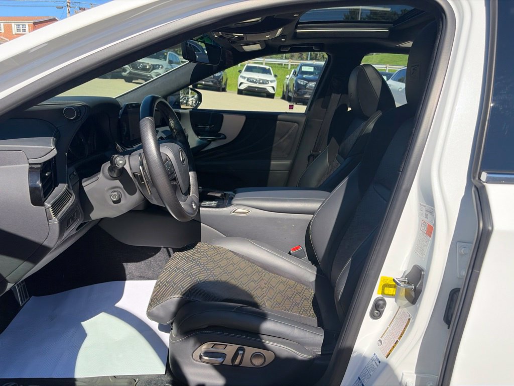 Used 2023 Lexus LS 500 F Sport AWD/4WD image 10