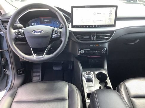 Used 2023 Ford Escape Platinum AWD/4WD image 11