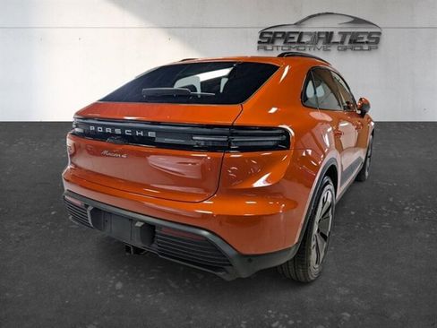 Used 2024 Porsche Macan 4 Electric w/ Sport Chrono Package AWD/4WD image 10