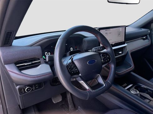 Used 2025 Ford Explorer ST-Line w/ ST-Line Street Pack AWD/4WD image 9
