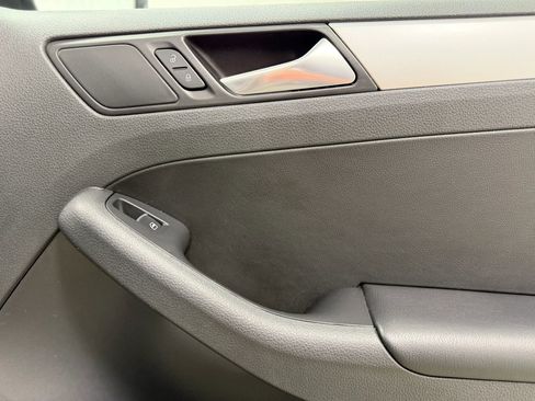 Used 2013 Volkswagen Jetta SE image 24