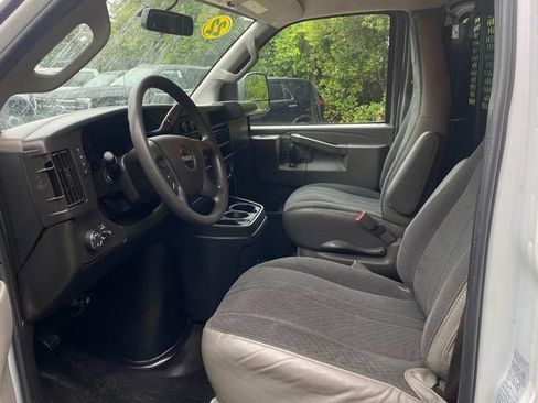 Used 2022 GMC Savana 2500 w/ Driver Convenience Package RWD image 9