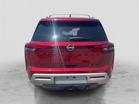 Used 2023 Nissan Pathfinder SL w/ SL Premium Package AWD/4WD image 4