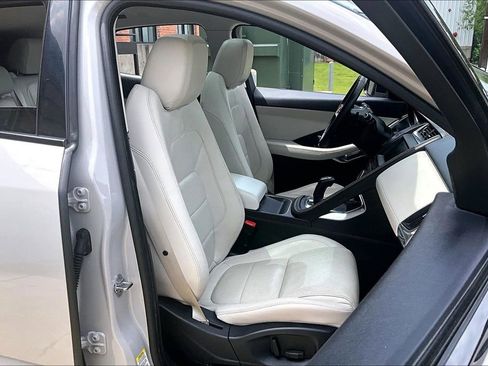 Used 2019 Jaguar E-PACE R-Dynamic S image 10