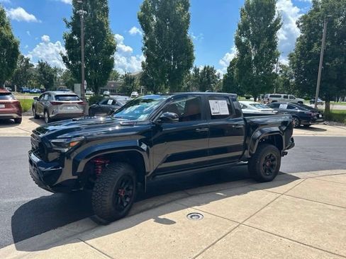 Used 2024 Toyota Tacoma TRD Pro AWD/4WD image 3