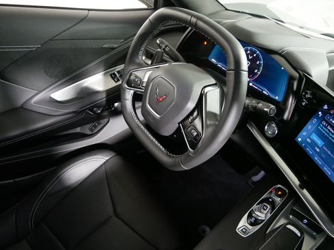 Used 2024 Chevrolet Corvette Stingray Coupe w/ 1LT RWD image 9