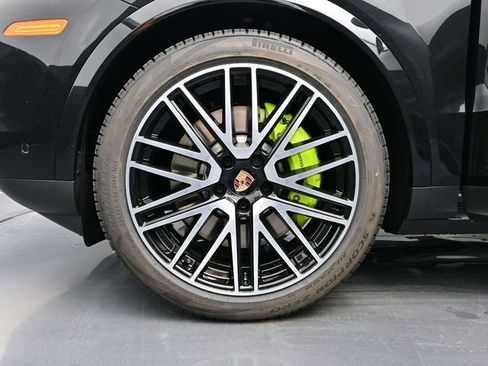 New 2026 Porsche Cayenne E-Hybrid AWD/4WD image 6