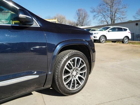 Used 2021 GMC Acadia Denali w/ Denali Technology Package image 12