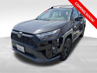 Used 2022 Toyota RAV4 XLE Premium AWD/4WD video 1