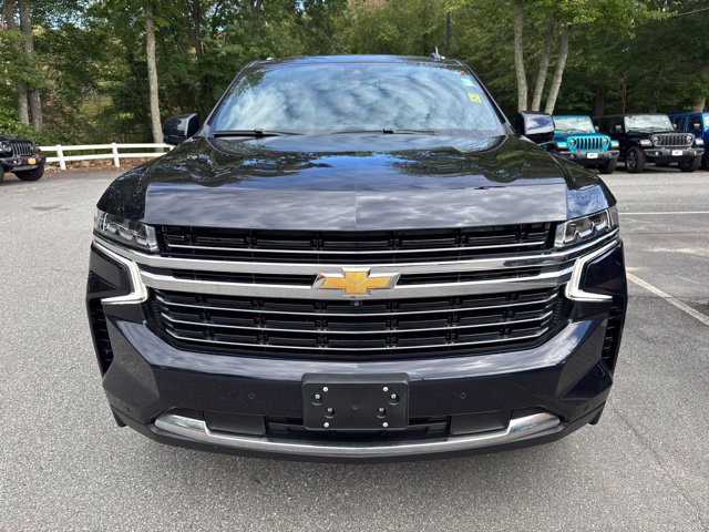 Used 2022 Chevrolet Suburban LT w/ LT Signature Package AWD/4WD image 3
