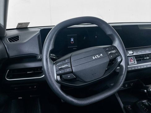Used 2025 Kia K4 FWD image 18