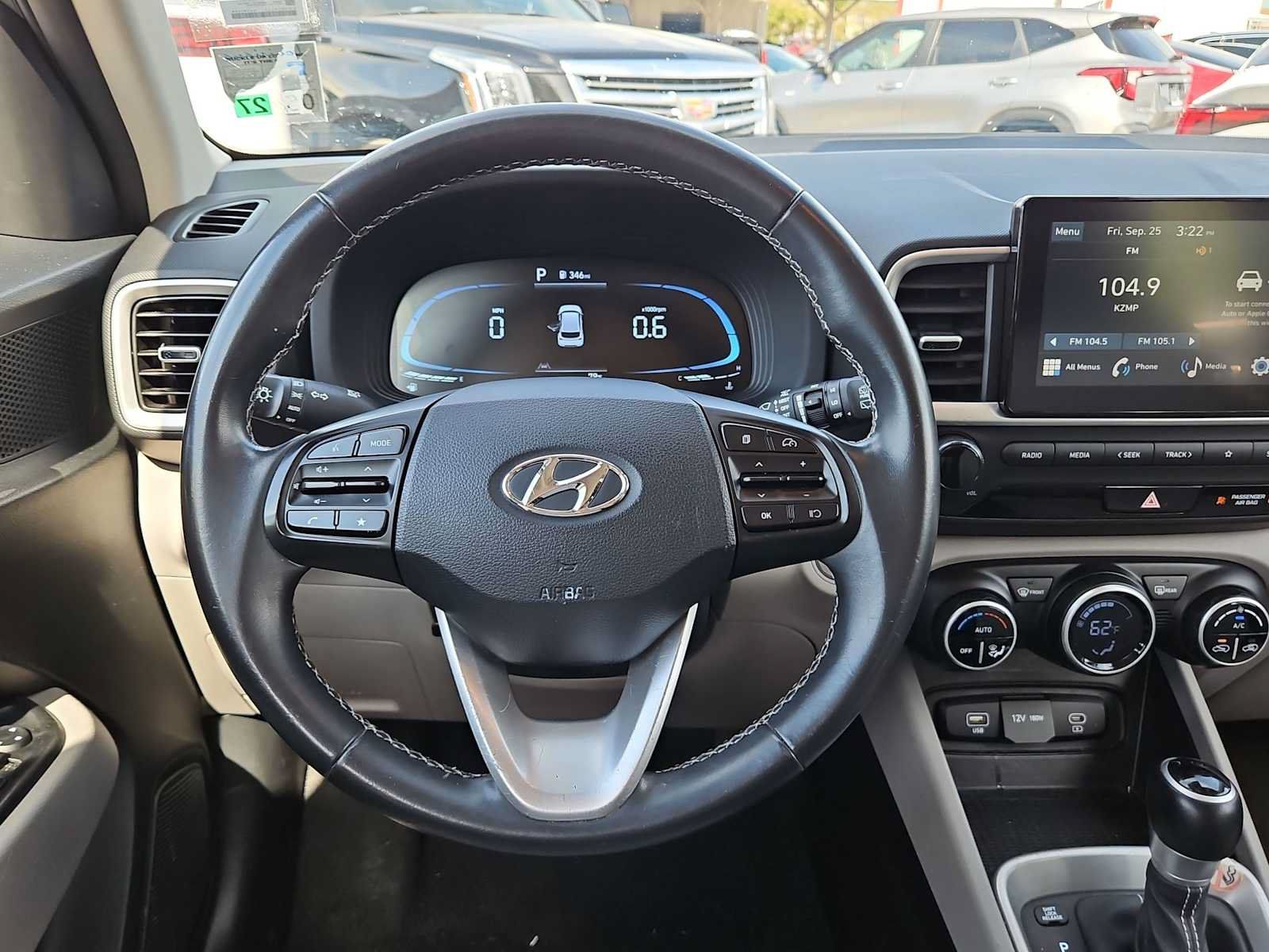 Used 2025 Hyundai Venue SEL FWD image 10