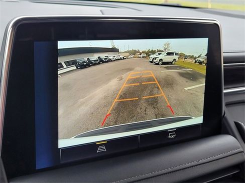 Used 2023 Chevrolet Tahoe Z71 image 16