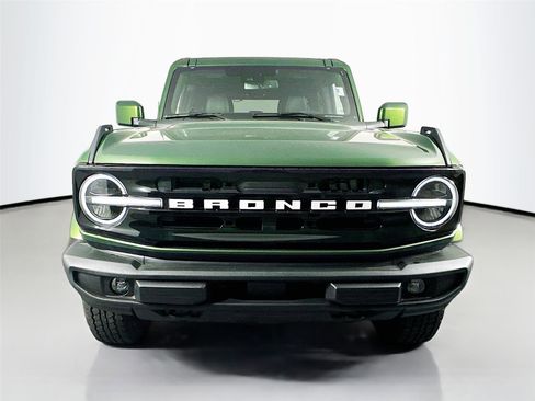 New 2025 Ford Bronco Outer Banks image 2