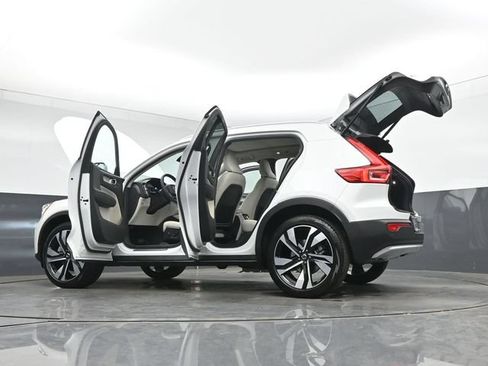 Used 2024 Volvo XC40 B5 Ultimate w/ Climate Package AWD/4WD image 56
