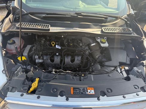 Used 2019 Ford Escape Titanium image 29