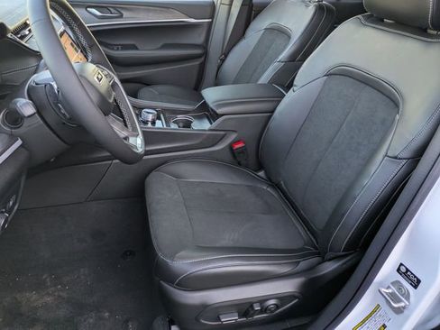 New 2026 Jeep Grand Cherokee Altitude AWD/4WD image 11