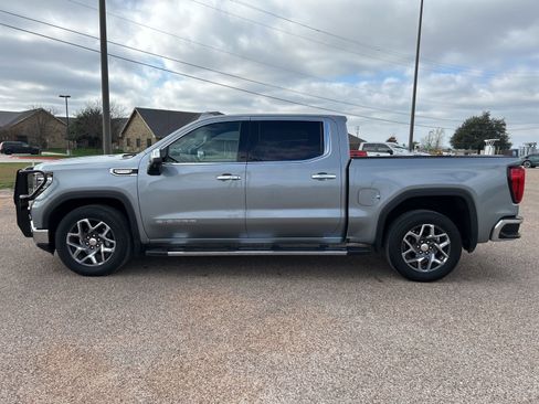 Certified 2024 GMC Sierra 1500 SLT image 2