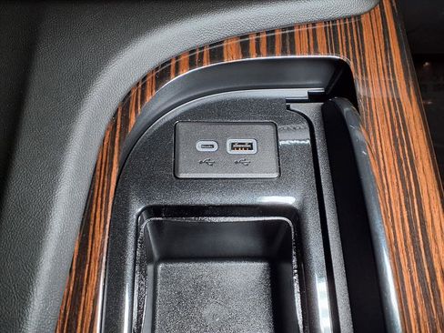 Certified 2023 Cadillac Escalade ESV Luxury image 7