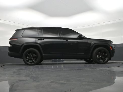 Used 2022 Jeep Grand Cherokee L Limited w/ Black Appearance Package RWD image 34