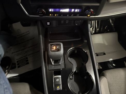 Certified 2025 Nissan Rogue SV image 20