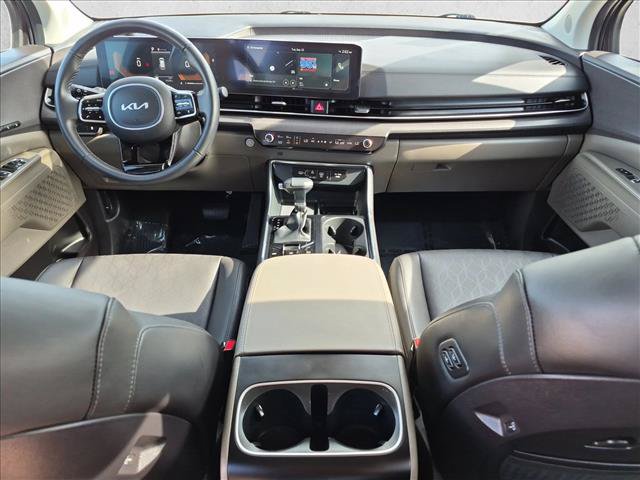 Used 2026 Kia Carnival EX FWD image 18