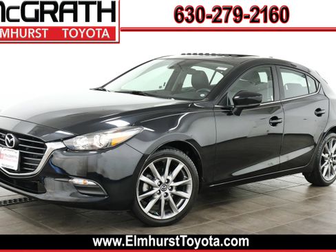 Used 2018 MAZDA MAZDA3 Touring FWD image 1