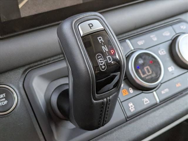 Certified 2025 Land Rover Defender 110 X-Dynamic SE AWD/4WD image 12