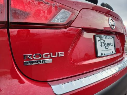 Used 2017 Nissan Rogue Sport SV image 31