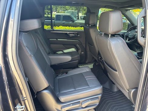 Used 2025 Chevrolet Suburban RST w/ Advanced Technology Package AWD/4WD image 24