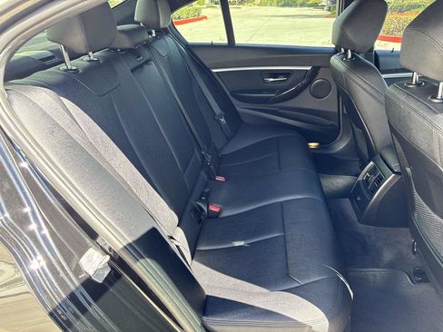 Used 2018 BMW 330i xDrive Sedan AWD/4WD image 15