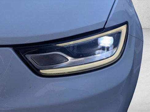 Used 2024 Chrysler Pacifica Pinnacle image 7