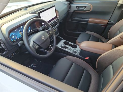 Certified 2025 Ford Bronco Sport Outer Banks w/ Outer Banks Tech Package+ image 3