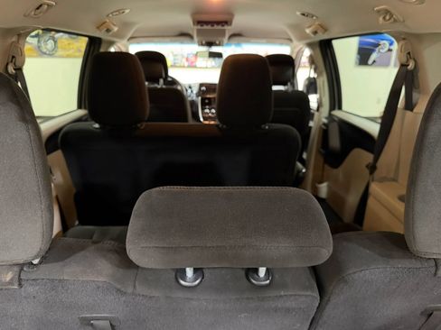 Used 2017 Dodge Grand Caravan SE FWD image 22
