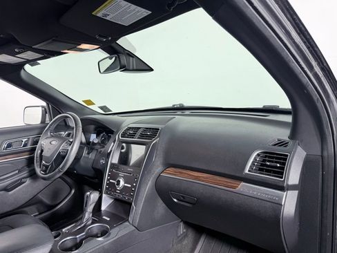 Used 2018 Ford Explorer Limited w/ Ford Safe & Smart Package image 27