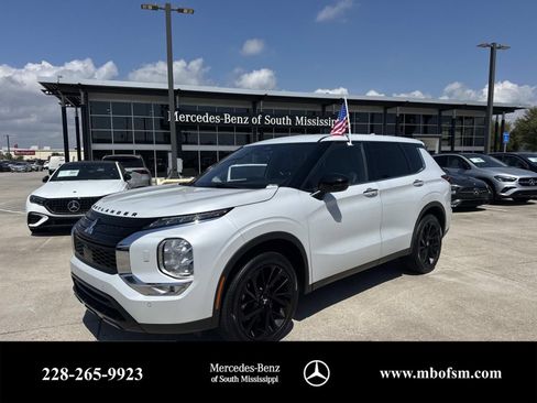Used 2023 Mitsubishi Outlander SE AWD/4WD image 1
