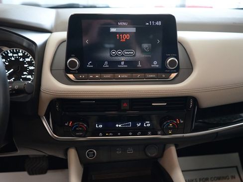 Used 2023 Nissan Rogue SL AWD/4WD image 7