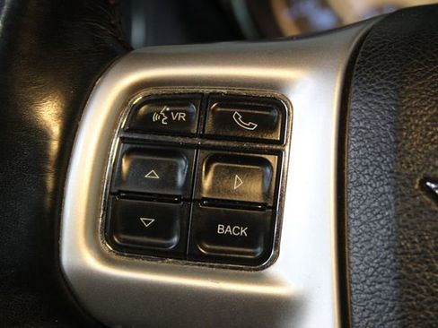 Used 2016 Chrysler Town & Country Touring w/ Driver Convenience Group image 23