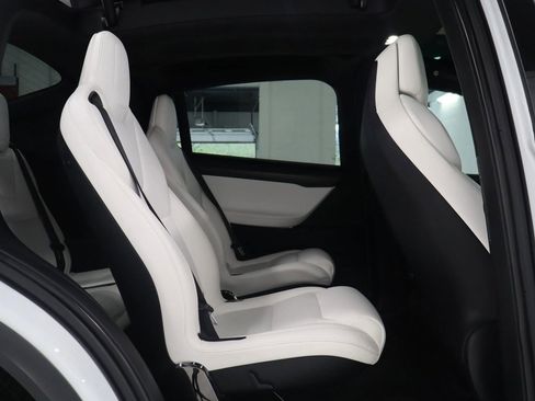 Used 2018 Tesla Model X 100D image 16