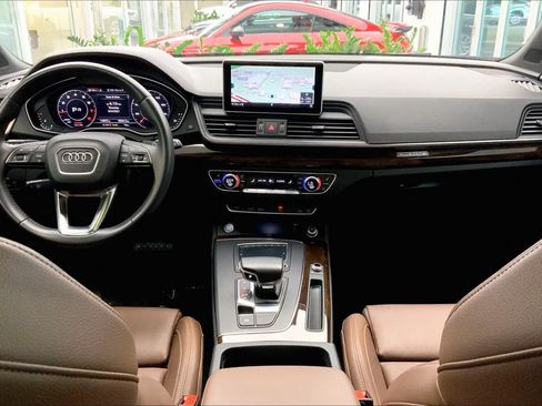 Used 2019 Audi Q5 2.0T Premium Plus w/ Premium Plus Package AWD/4WD image 16