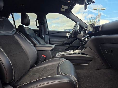 Used 2022 Ford Explorer ST image 18