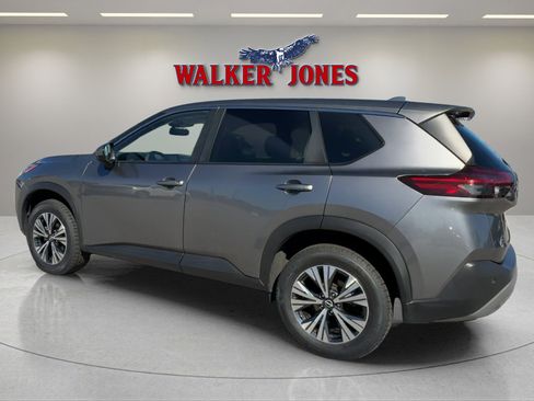 Used 2023 Nissan Rogue SV image 4