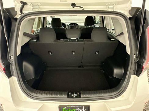 Used 2025 Kia Soul LX w/ LX Technology Package FWD image 29