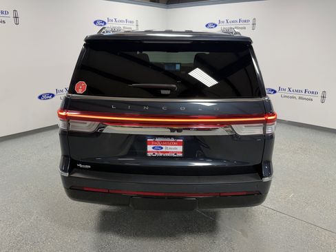 Used 2024 Lincoln Navigator Reserve image 5