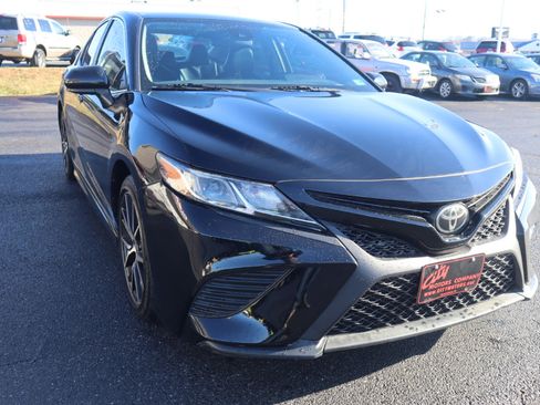 Used 2019 Toyota Camry SE image 26