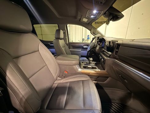 Used 2025 Chevrolet Silverado 1500 LT Trail Boss w/ LT Trail Boss Premium Package AWD/4WD image 26