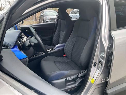 Used 2020 Toyota C-HR XLE image 10