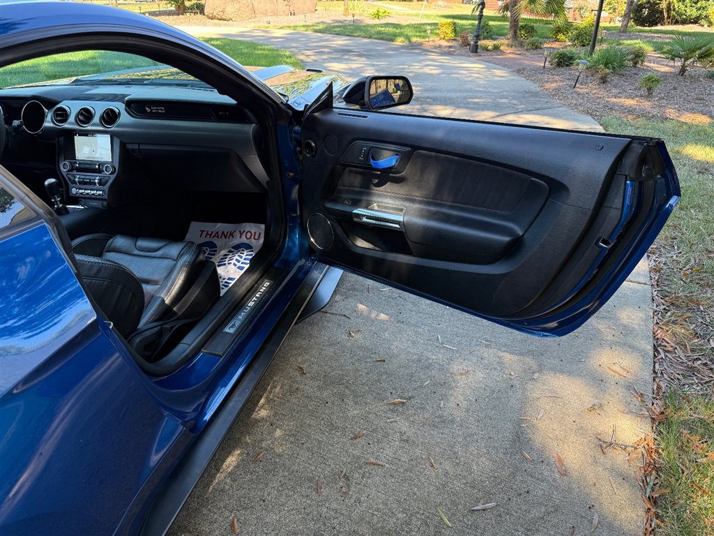 Used 2017 Ford Mustang GT Premium RWD image 58