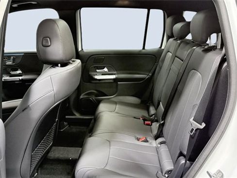 New 2026 Mercedes-Benz GLB 250 4MATIC image 7