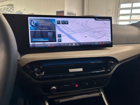 Used 2025 BMW i4 xDrive40i image 23